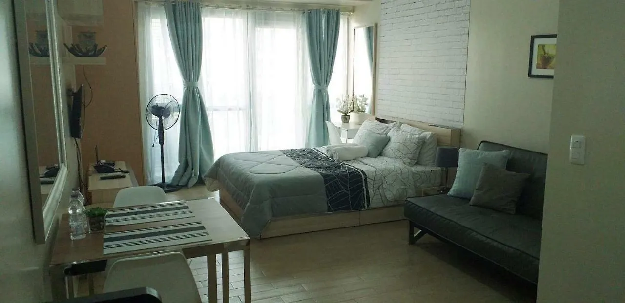 Apartment Eighty One Newport Boulevard Manila